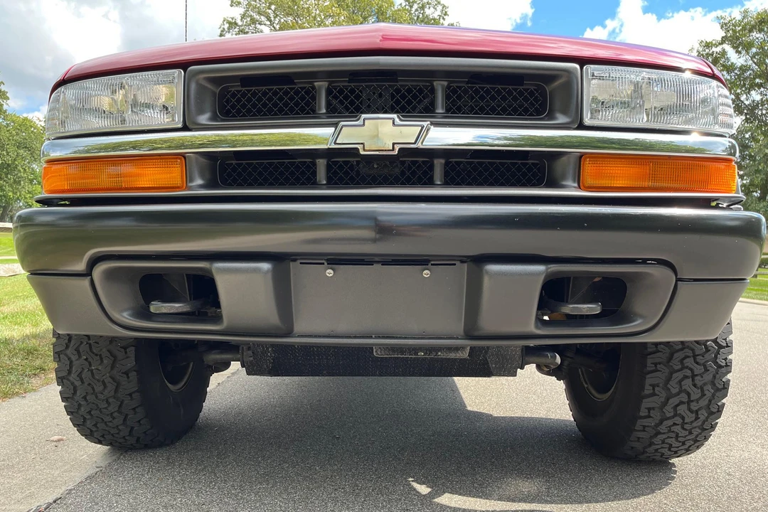2003 Chevrolet S-10 Blazer 2nd Gen - Image 2 of 31