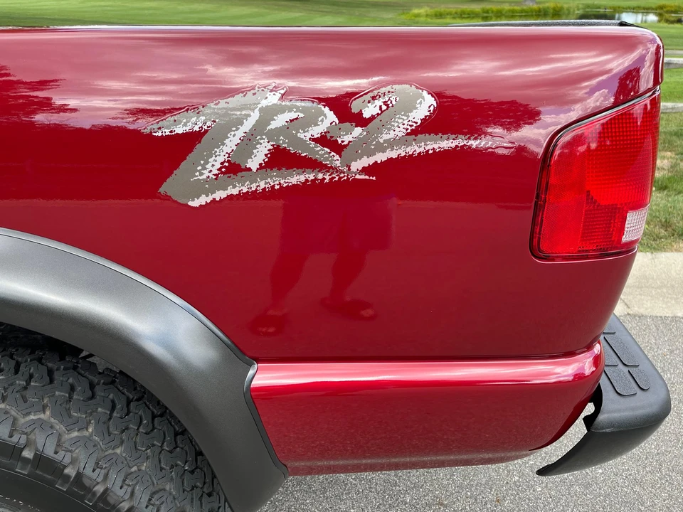 2003 Chevrolet S-10 Blazer 2nd Gen - Image 28 of 31