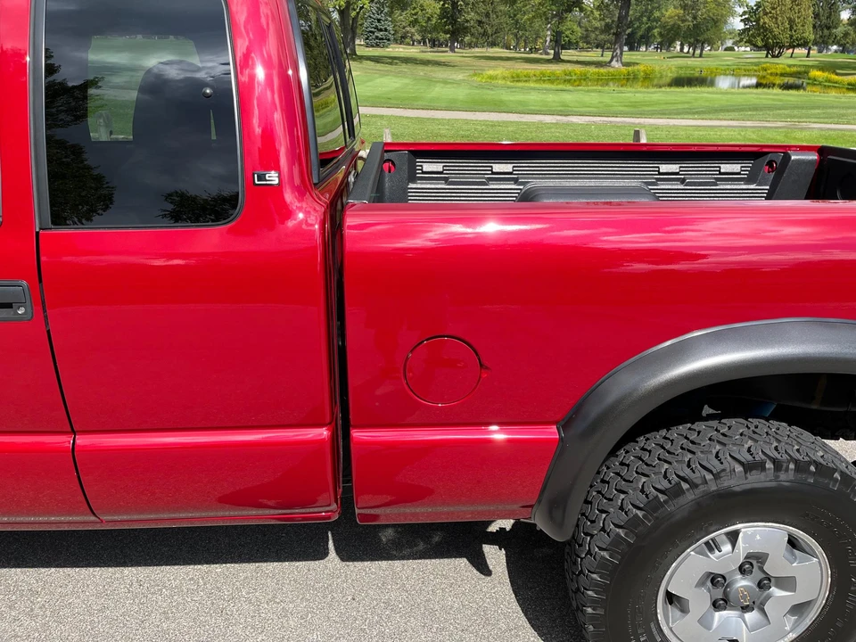 2003 Chevrolet S-10 Blazer 2nd Gen - Image 24 of 31
