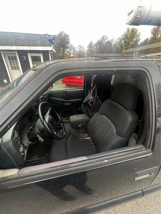 2003 Chevrolet S-10 - Image 7 of 8