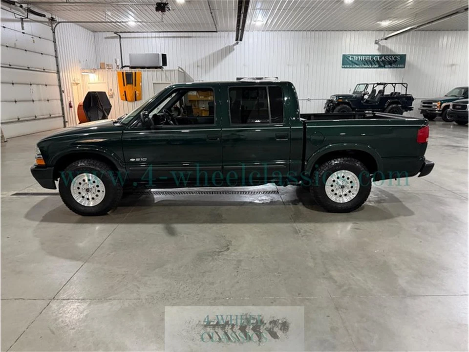 2003 Chevrolet S-10 - Image 2 of 31
