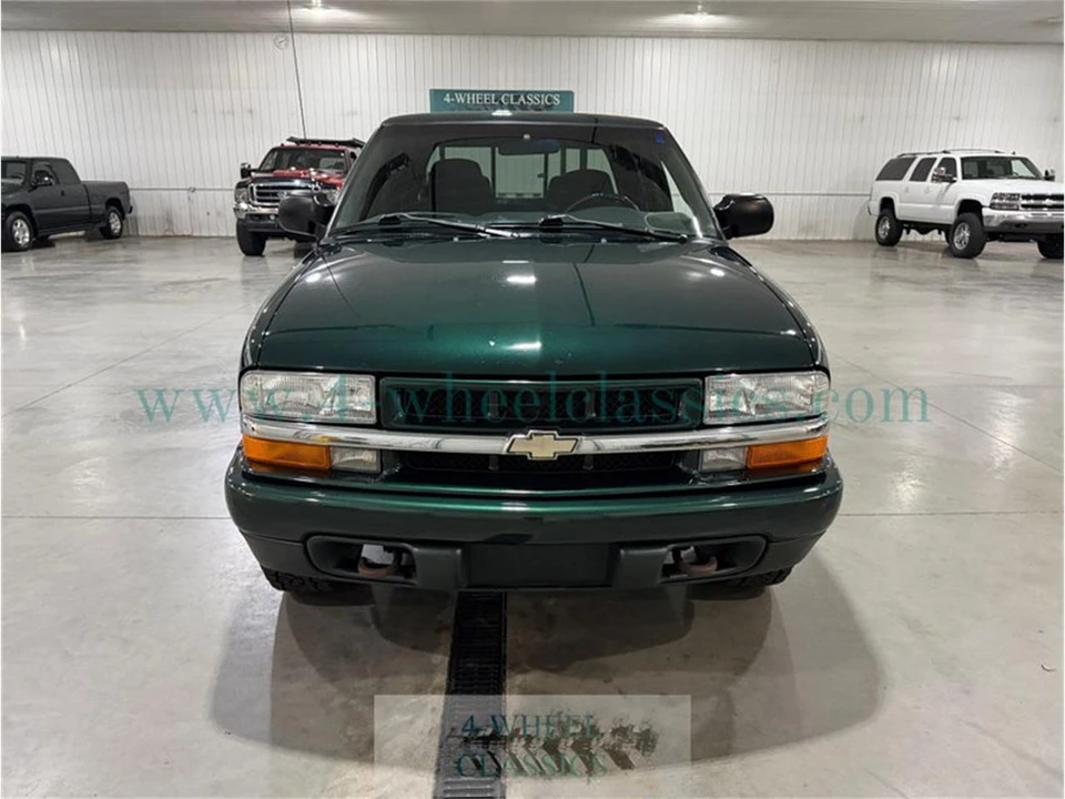 2003 Chevrolet S-10 - Image 8 of 31