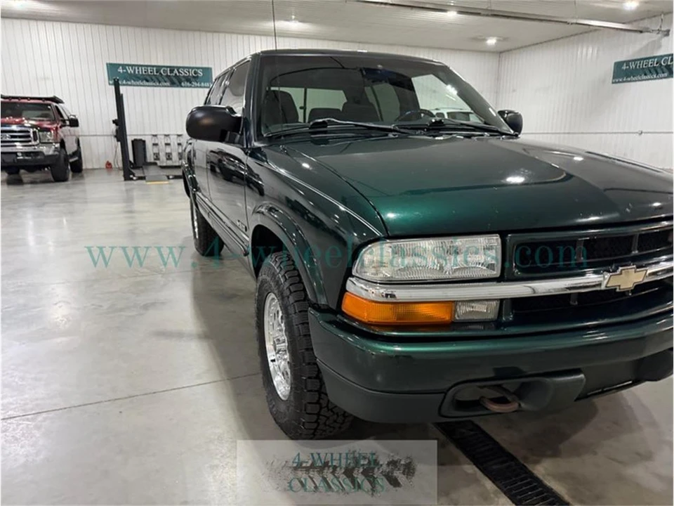 2003 Chevrolet S-10 - Image 10 of 31