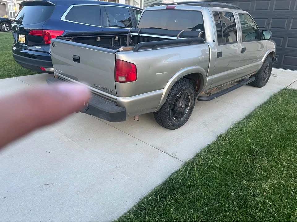 2003 Chevrolet S-10 - Image 8 of 15