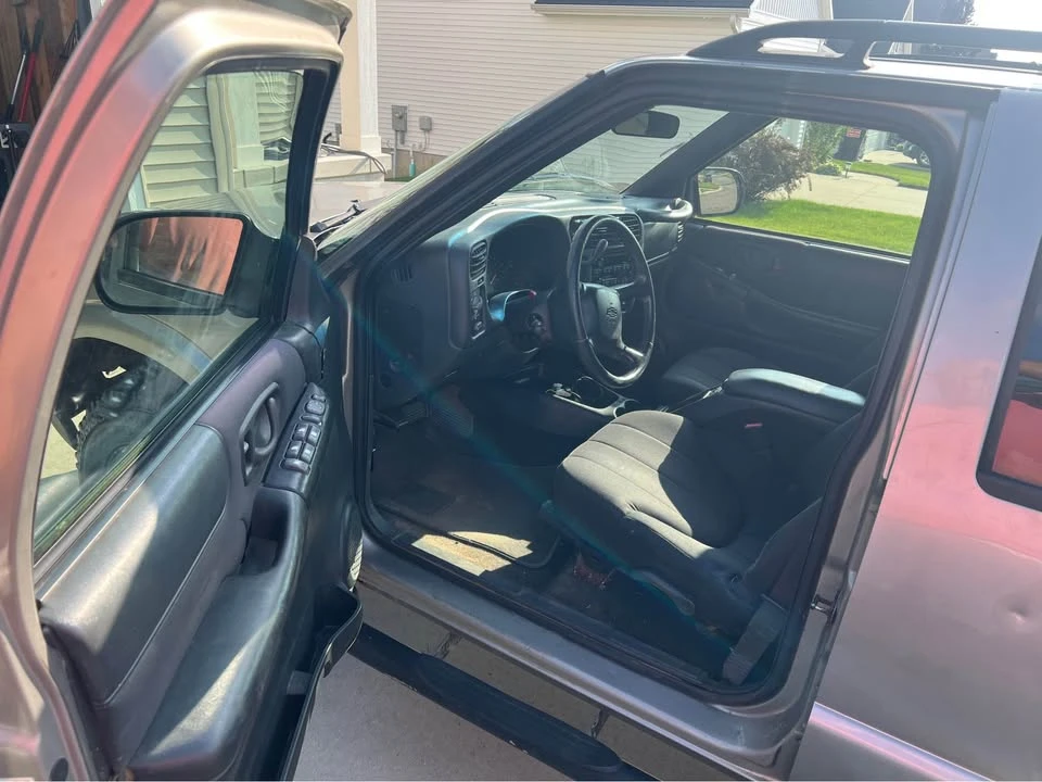 2003 Chevrolet S-10 - Image 11 of 15
