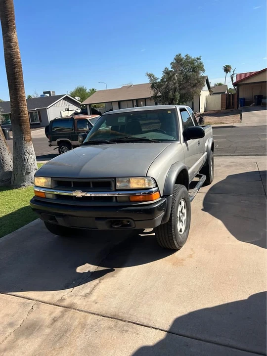 2003 Chevrolet S-10 - Image 3 of 6