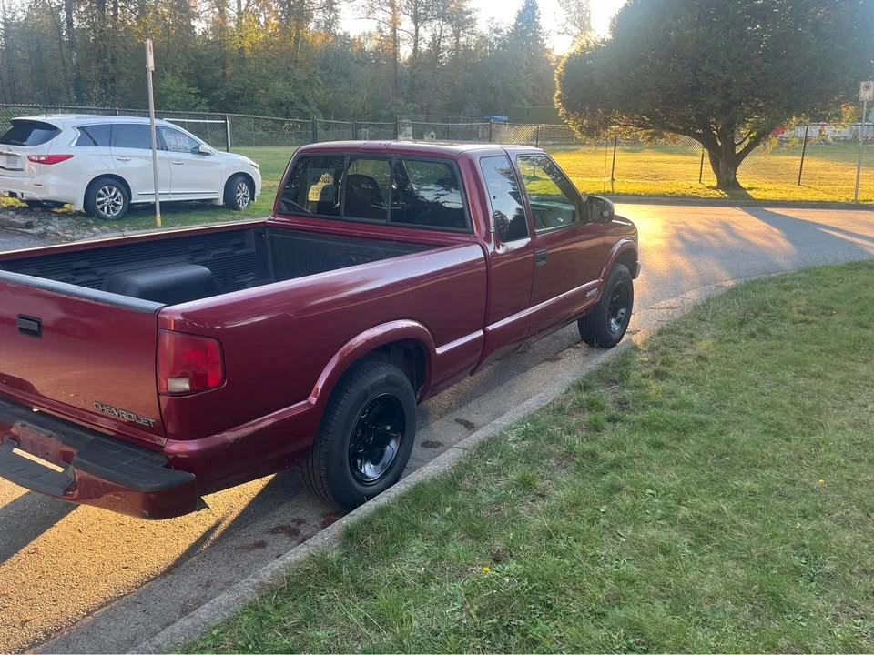 2003 Chevrolet S-10 - Image 4 of 7
