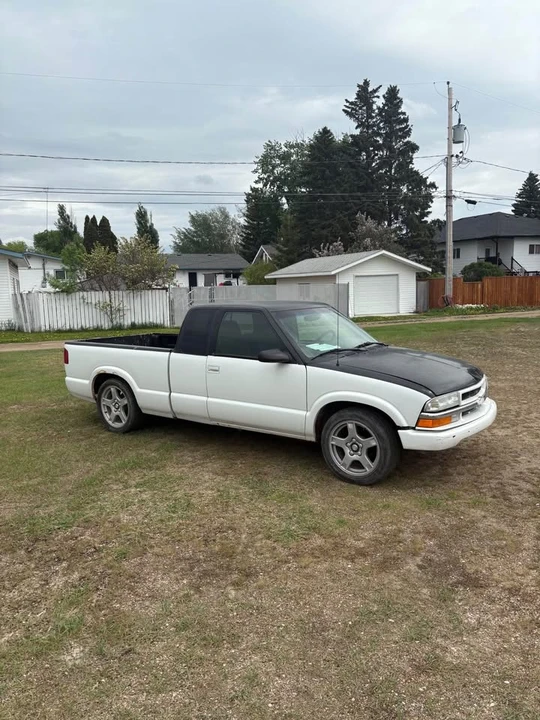 2003 Chevrolet S-10 - Image 3 of 10
