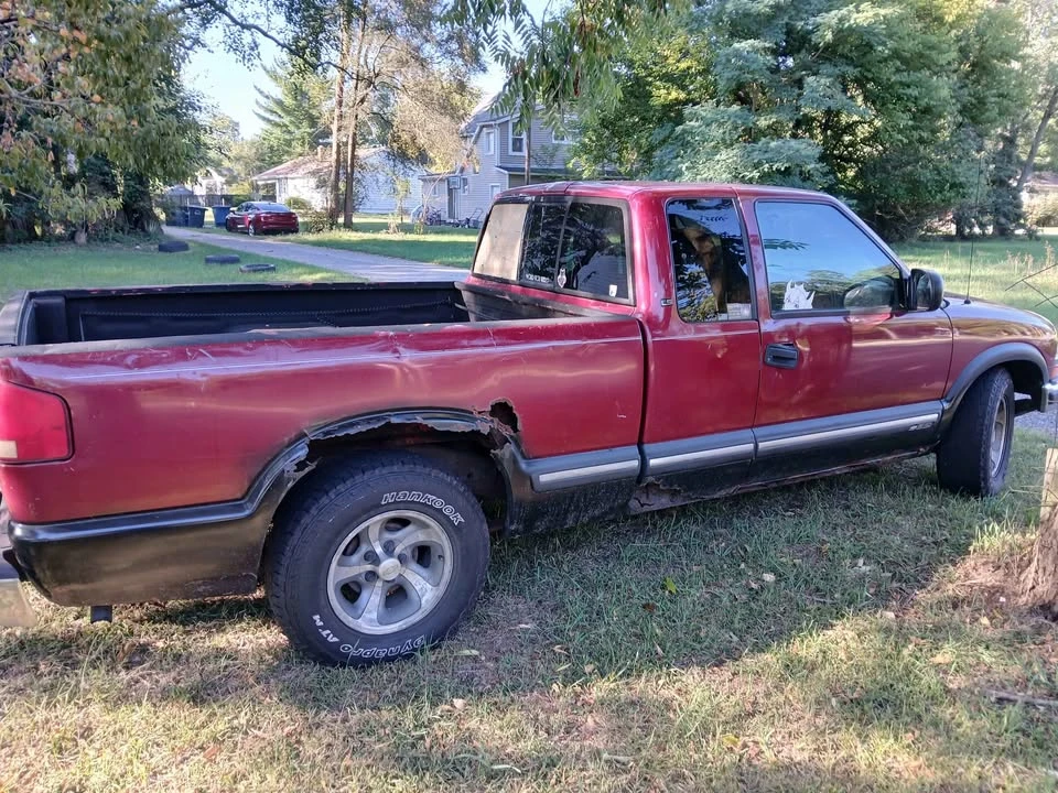 2003 Chevrolet S-10 - Image 3 of 4