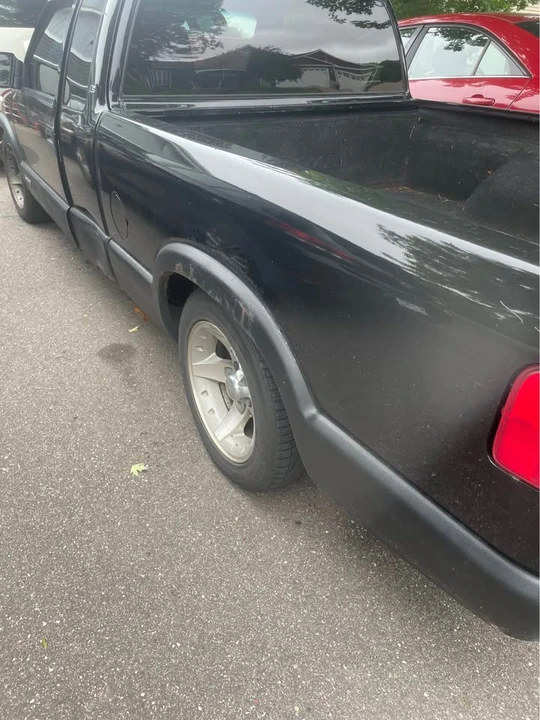 2003 Chevrolet S-10 - Image 3 of 5