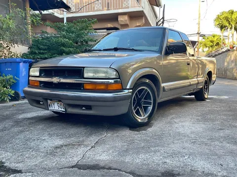 2003 Chevrolet S10 LS Pickup 3D 6 ft