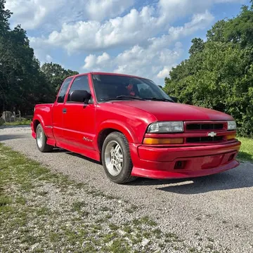 2003 Chevrolet S10 Extended Cab LS Pickup 3D 6 ft