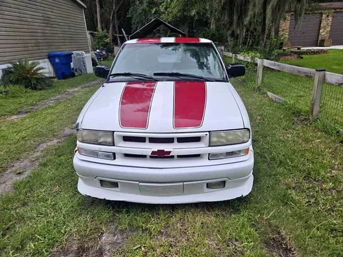 2003 Chevrolet S10 Extended Cab Pickup