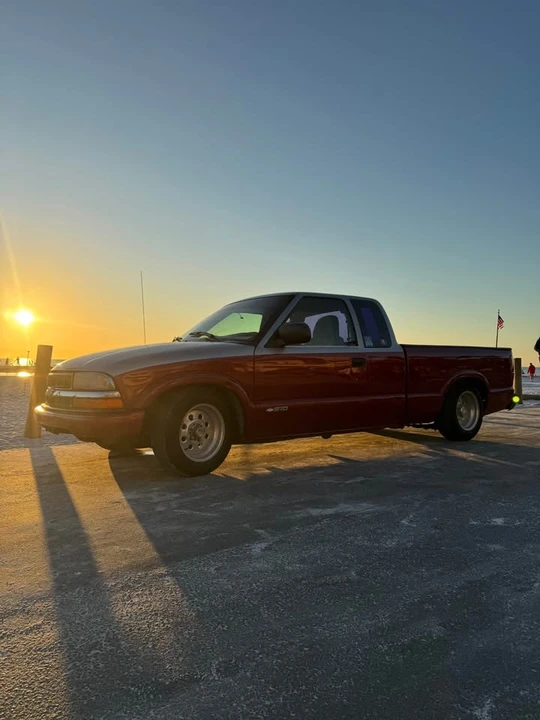 2003 Chevrolet S-10 - Image 3 of 3