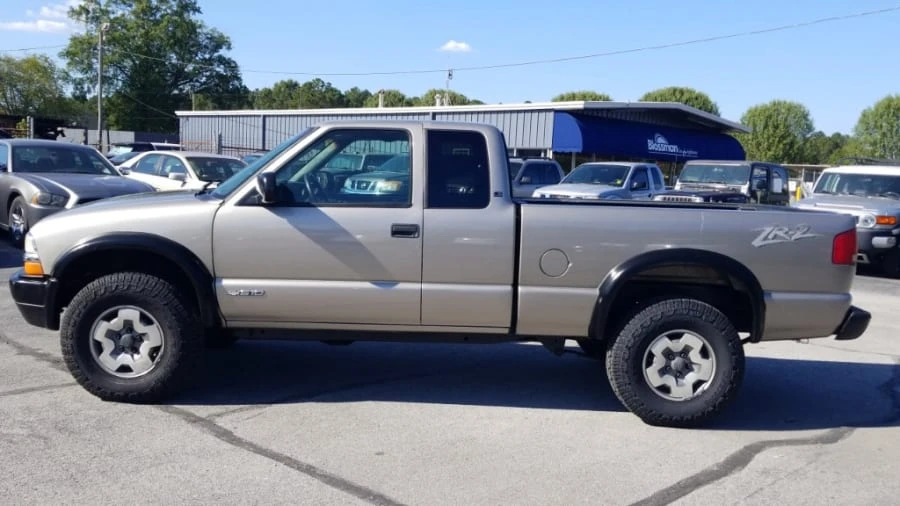 2003 Chevrolet S-10 - Image 2 of 14