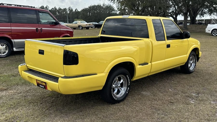 2003 Chevrolet S-10 - Image 2 of 6