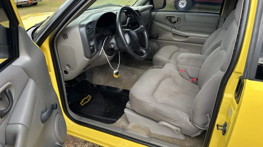 2003 Chevrolet S-10 - Image 5 of 6