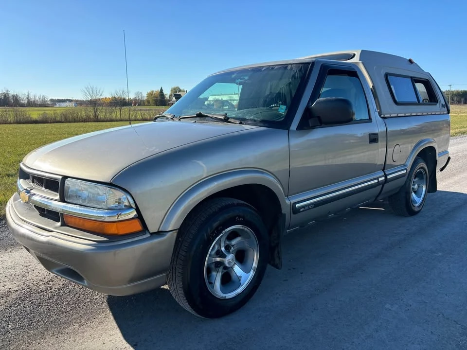 2003 Chevrolet S-10 - Image 3 of 12