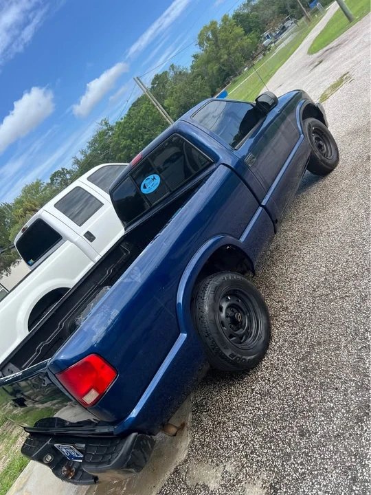 2003 Chevrolet S-10 - Image 2 of 12