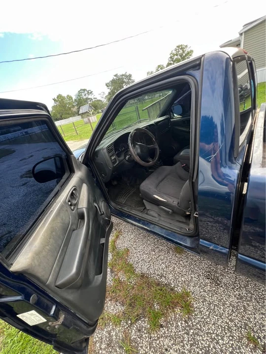 2003 Chevrolet S-10 - Image 7 of 12