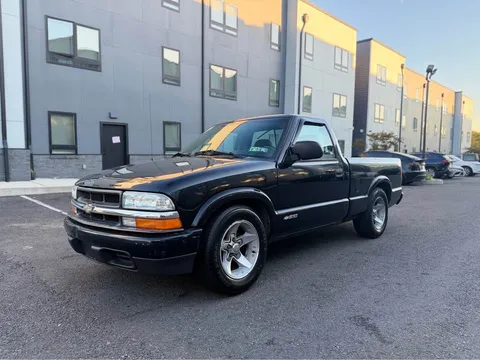 2003 Chevrolet S10 Regular Cab LS Pickup 2D 7 1/3 ft