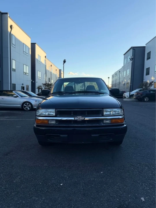 2003 Chevrolet S-10 - Image 2 of 20
