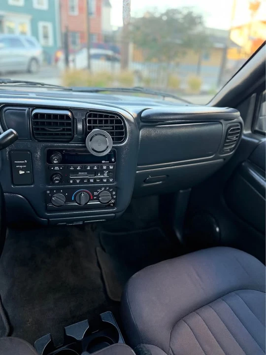 2003 Chevrolet S-10 - Image 10 of 20