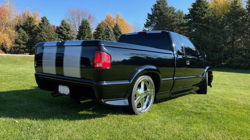 2003 Chevrolet S-10 - Image 2 of 10