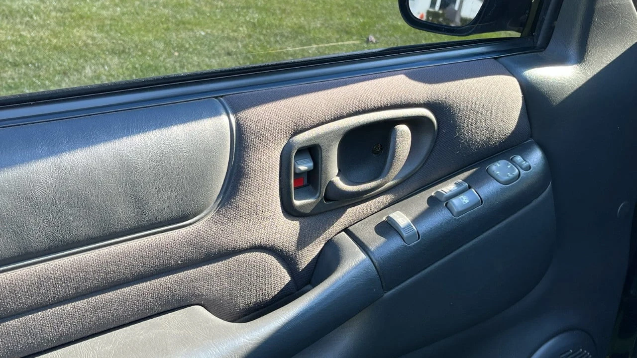 2003 Chevrolet S-10 - Image 6 of 10