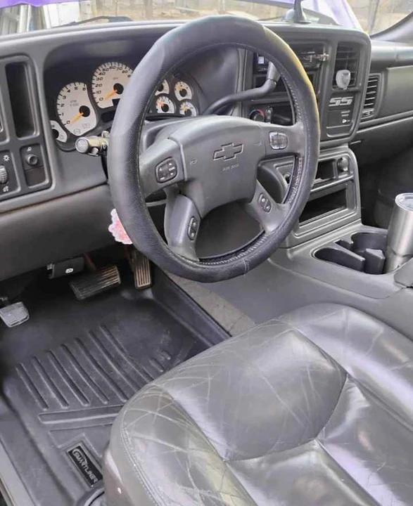 2003 Chevrolet SS - Image 2 of 10
