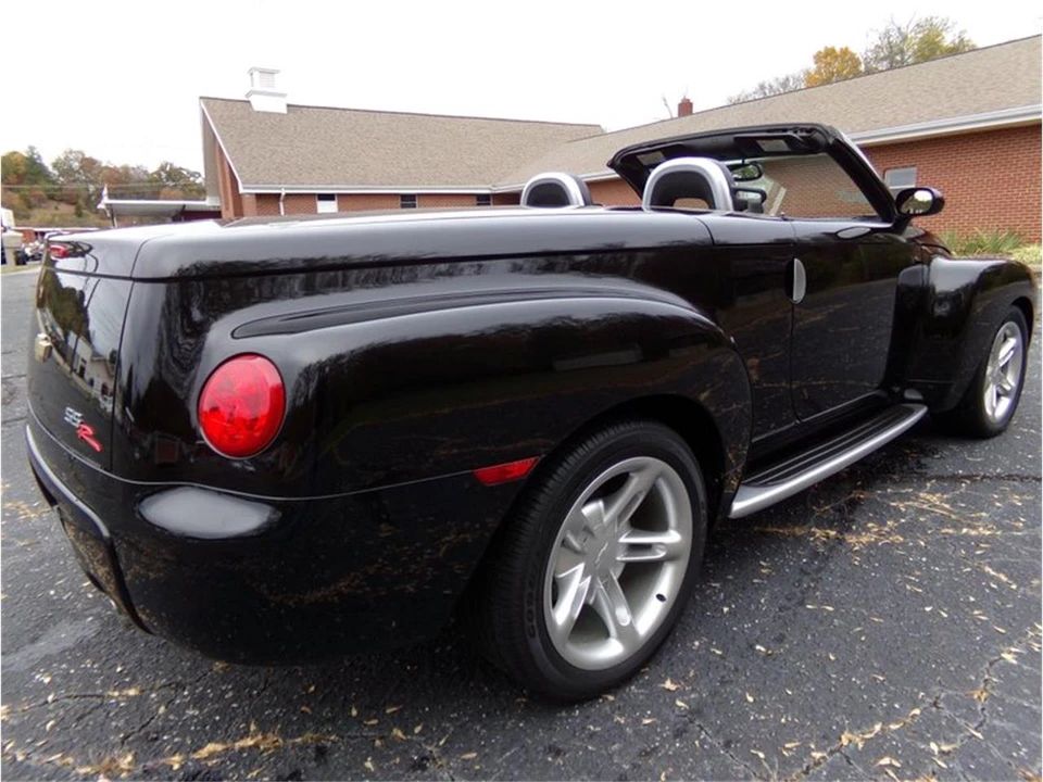 2003 Chevrolet SSR - Image 20 of 31