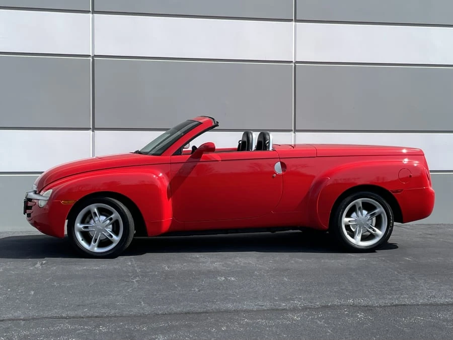 2003 Chevrolet SSR - Image 2 of 16