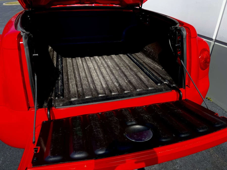 2003 Chevrolet SSR - Image 9 of 16