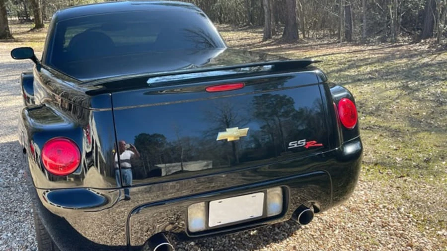 2003 Chevrolet SSR - Image 2 of 31