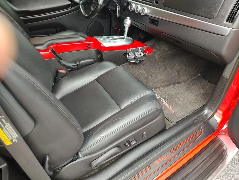 2003 Chevrolet SSR - Image 10 of 12
