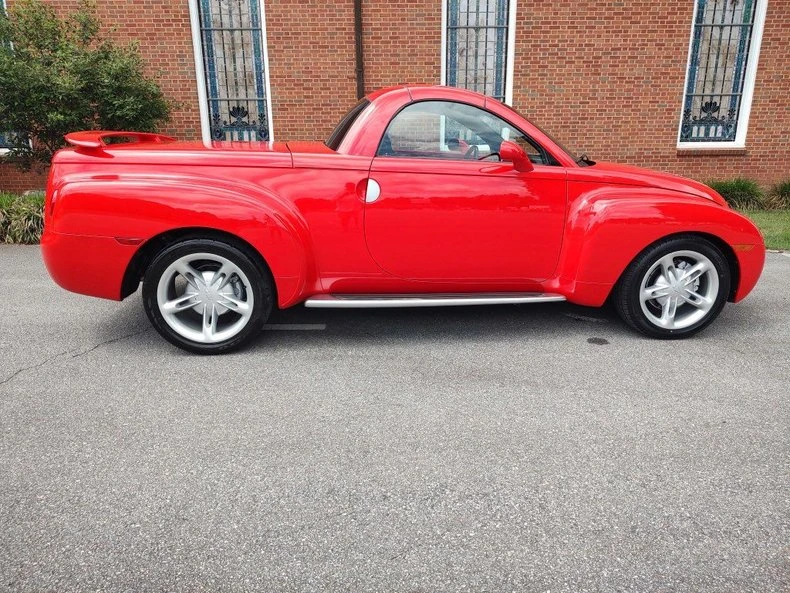 2003 Chevrolet SSR - Image 3 of 12