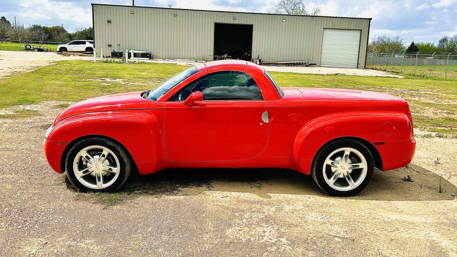 2003 Chevrolet SSR - Image 2 of 31
