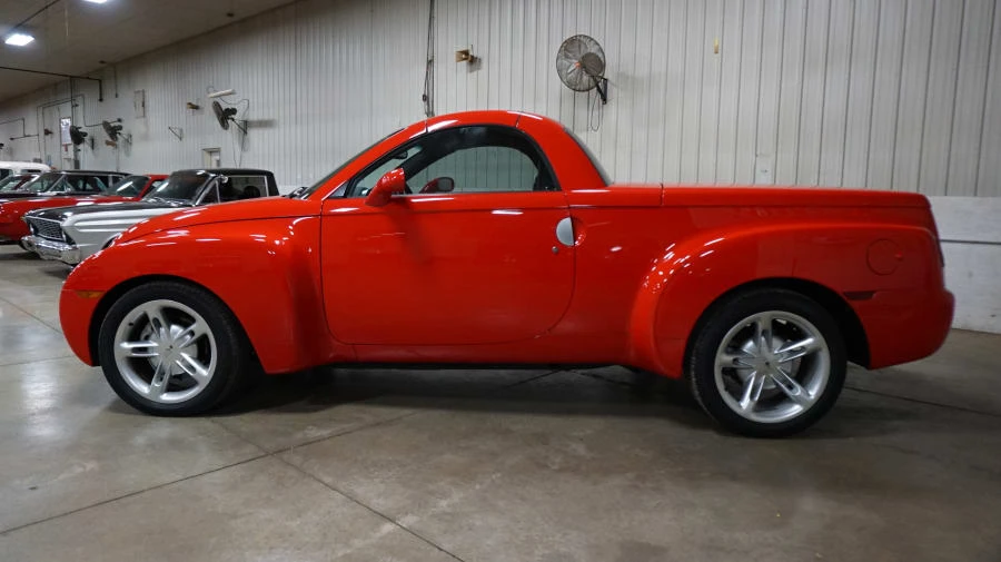 2003 Chevrolet SSR - Image 11 of 12