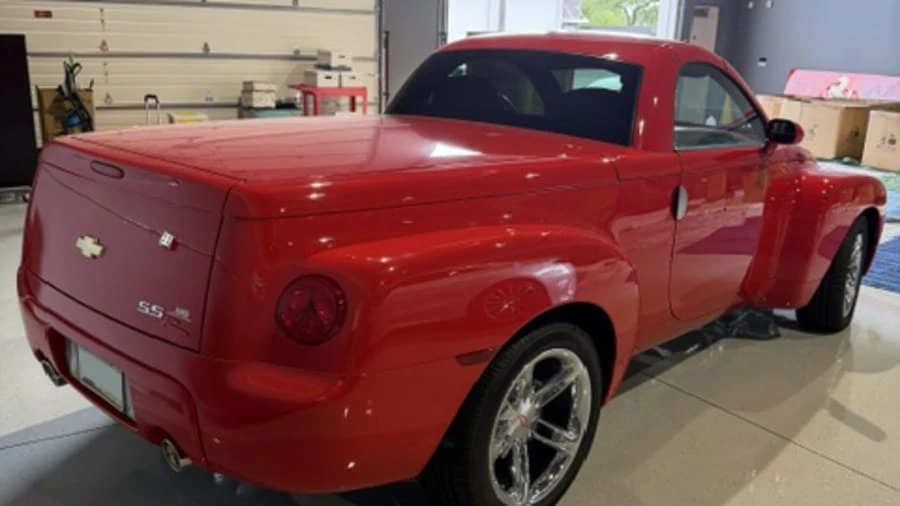 2003 Chevrolet SSR - Image 5 of 11