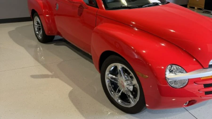 2003 Chevrolet SSR - Image 8 of 11