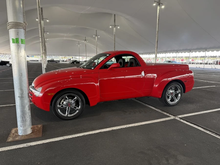 2003 Chevrolet SSR - Image 3 of 11