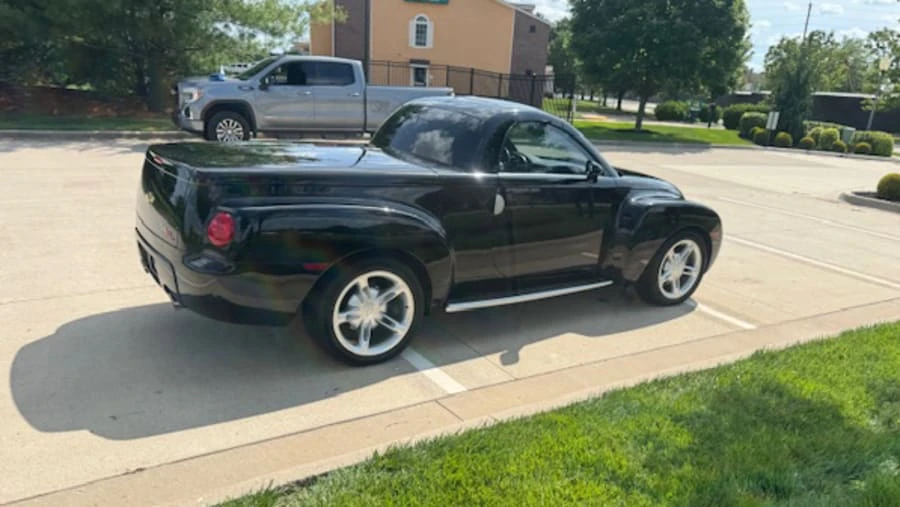 2003 Chevrolet SSR - Image 13 of 31