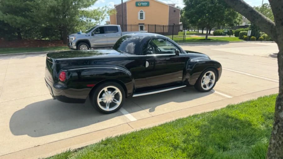 2003 Chevrolet SSR - Image 14 of 31