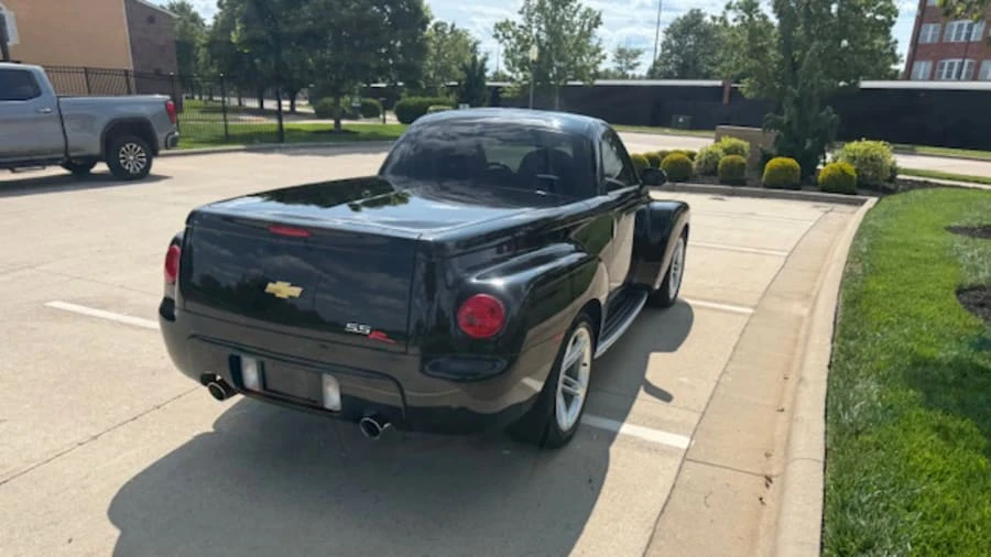 2003 Chevrolet SSR - Image 5 of 31
