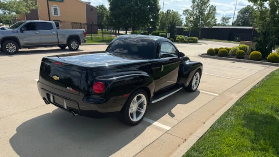 2003 Chevrolet SSR - Image 10 of 31
