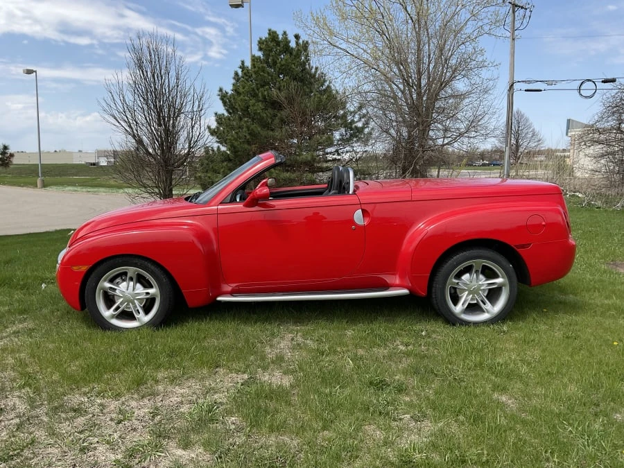2003 Chevrolet SSR - Image 2 of 12