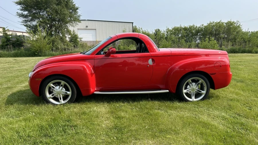 2003 Chevrolet SSR - Image 5 of 11