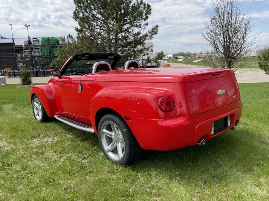 2003 Chevrolet SSR - Image 3 of 12