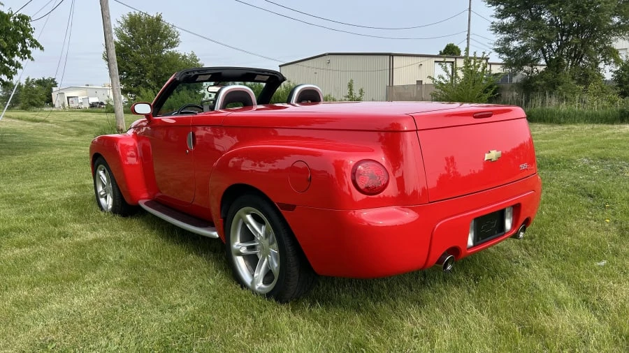 2003 Chevrolet SSR - Image 3 of 11