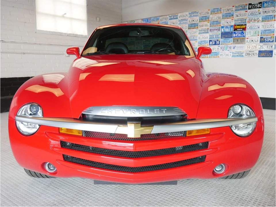 2003 Chevrolet SSR - Image 3 of 31